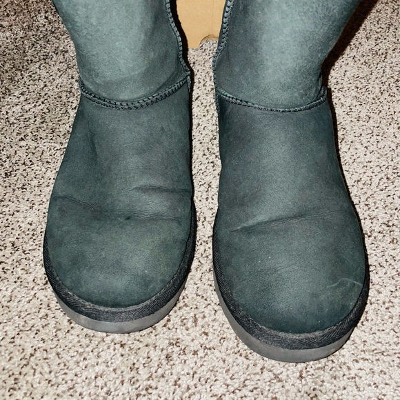 Bailey Button Uggs - Picture 4 of 5